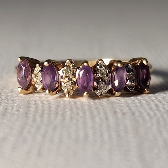 Classic 90s VTG 10K Solid Yellow Gold NATURAL  Amethyst & Diamond Ring Sz 7 - Picture 2 of 16